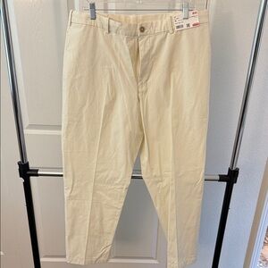 Uniqlo Men's Light Tan Chinos